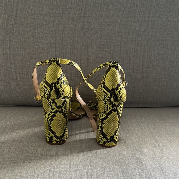 Neon snake print heels - Picture 4 of 6